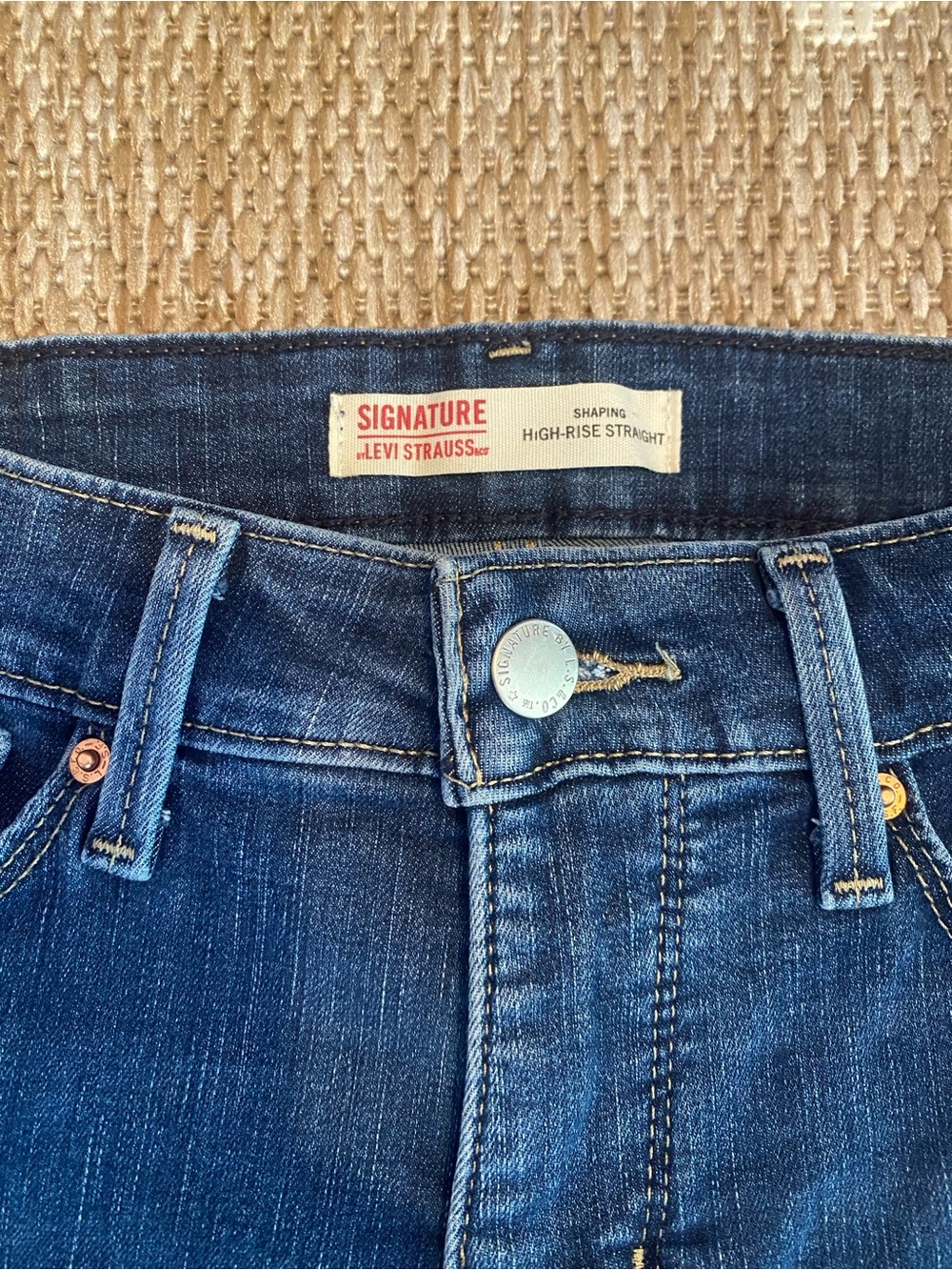 Signature Levi’s shaping high-rise straight 2